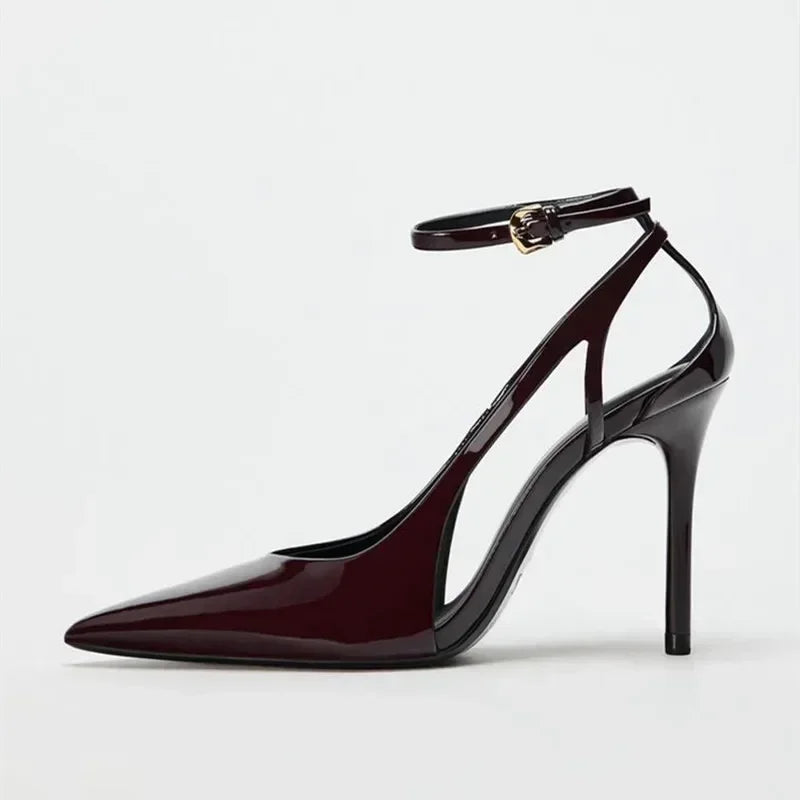 עקבים מבריקים עם שפיץ ורצועת קרסול דגם רונה