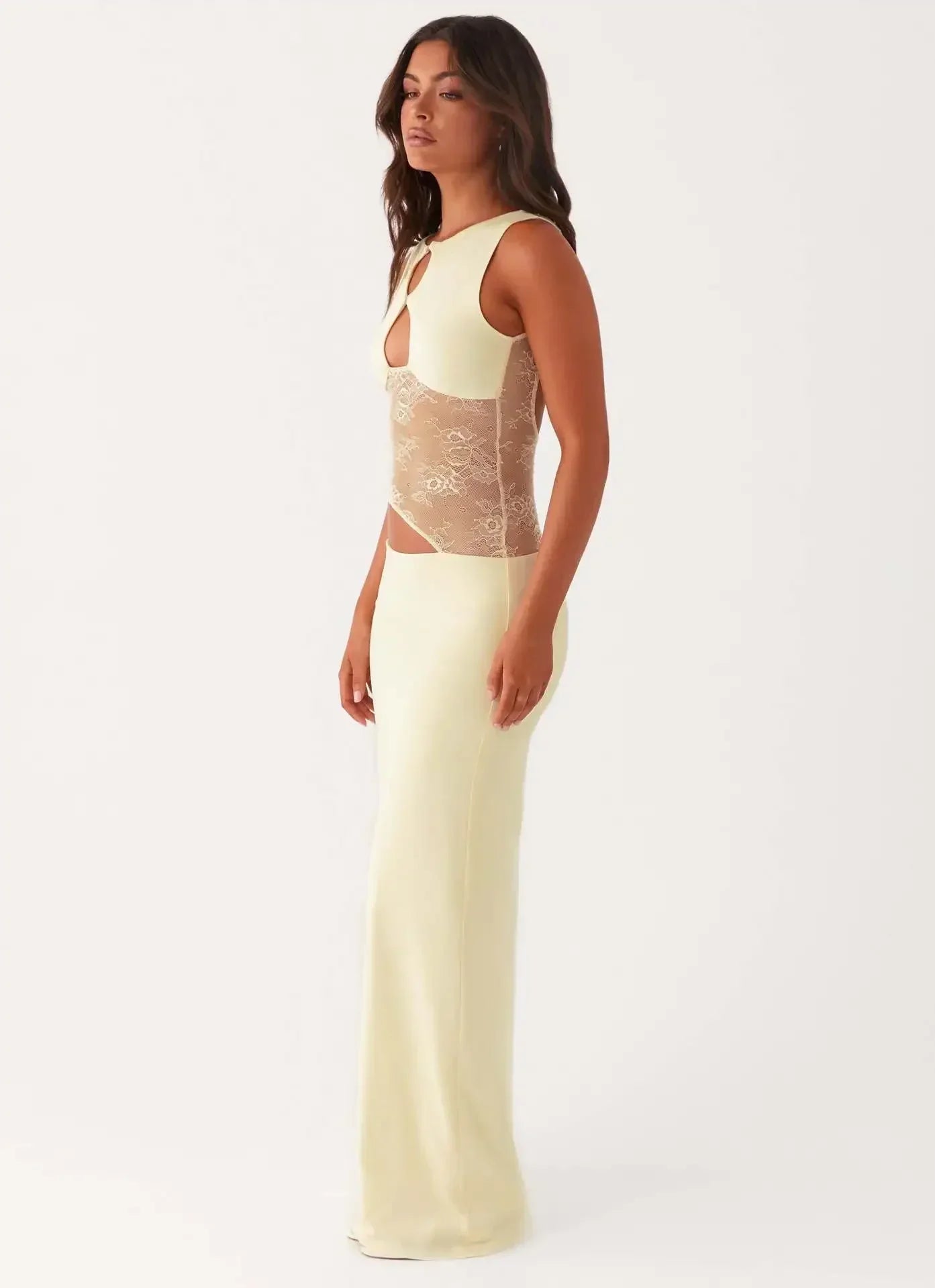 שמלת מקסי תחרה נועזת א-סימטרית דגם בר